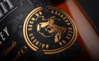 Dead-Rabbit-Whiskey-Label-Rabbit-Badge-1920×1280